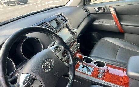 Toyota Highlander III, 2012 год, 2 800 рублей, 14 фотография
