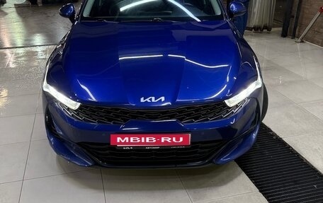KIA K5, 2023 год, 2 300 000 рублей, 21 фотография