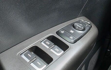 KIA Sportage IV рестайлинг, 2019 год, 2 300 000 рублей, 15 фотография