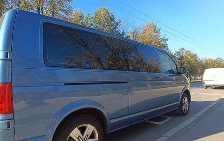 Volkswagen Caravelle T6 рестайлинг, 2018 год, 3 300 000 рублей, 1 фотография