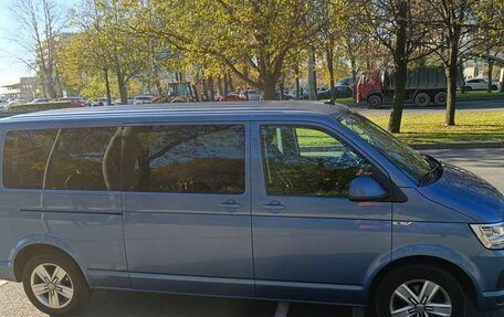 Volkswagen Caravelle T6 рестайлинг, 2018 год, 3 300 000 рублей, 3 фотография