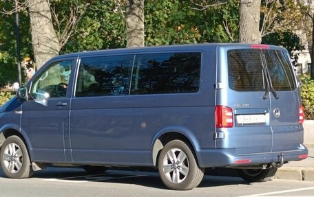 Volkswagen Caravelle T6 рестайлинг, 2018 год, 3 300 000 рублей, 5 фотография