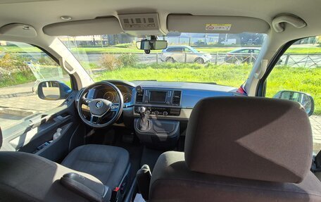 Volkswagen Caravelle T6 рестайлинг, 2018 год, 3 300 000 рублей, 9 фотография