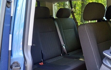 Volkswagen Caravelle T6 рестайлинг, 2018 год, 3 300 000 рублей, 14 фотография