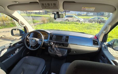 Volkswagen Caravelle T6 рестайлинг, 2018 год, 3 300 000 рублей, 10 фотография