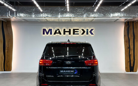 KIA Carnival III, 2019 год, 2 990 000 рублей, 5 фотография