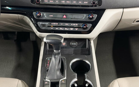 KIA Carnival III, 2019 год, 2 990 000 рублей, 10 фотография