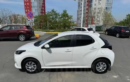 Toyota Yaris, 2021 год, 1 050 000 рублей, 10 фотография