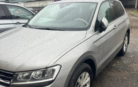 Volkswagen Tiguan II, 2020 год, 2 700 000 рублей, 1 фотография