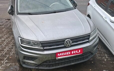 Volkswagen Tiguan II, 2020 год, 2 700 000 рублей, 2 фотография