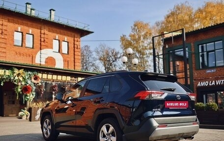 Toyota RAV4, 2019 год, 2 700 000 рублей, 5 фотография