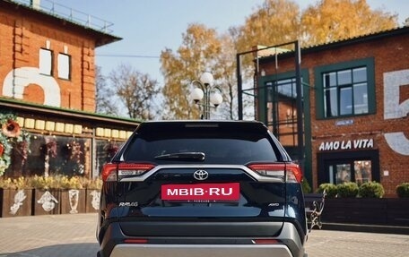 Toyota RAV4, 2019 год, 2 700 000 рублей, 4 фотография