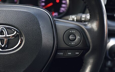 Toyota RAV4, 2019 год, 2 700 000 рублей, 24 фотография