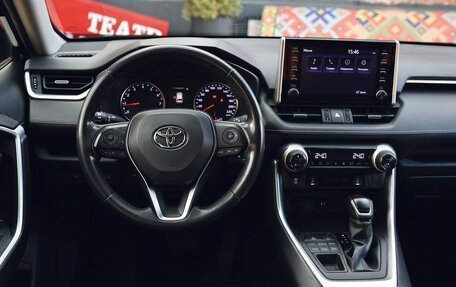 Toyota RAV4, 2019 год, 2 700 000 рублей, 20 фотография