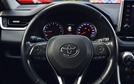 Toyota RAV4, 2019 год, 2 700 000 рублей, 21 фотография