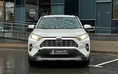 Toyota RAV4, 2021 год, 2 575 000 рублей, 2 фотография