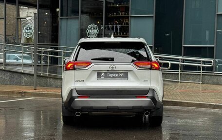 Toyota RAV4, 2021 год, 2 575 000 рублей, 5 фотография
