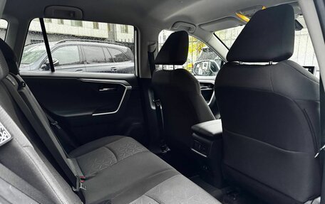 Toyota RAV4, 2021 год, 2 575 000 рублей, 14 фотография