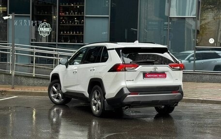 Toyota RAV4, 2021 год, 2 575 000 рублей, 4 фотография