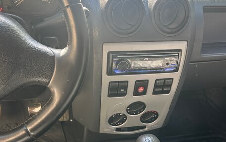 Renault Logan I, 2005 год, 220 000 рублей, 4 фотография