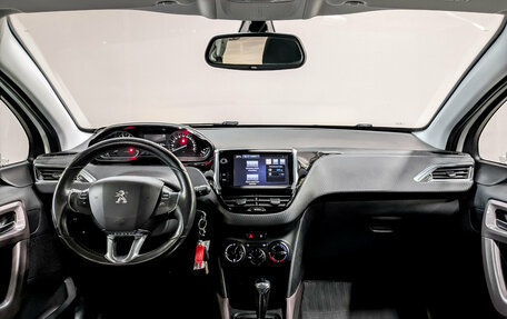 Peugeot 2008 II, 2016 год, 875 000 рублей, 13 фотография