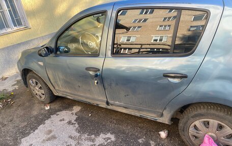 Renault Sandero I, 2012 год, 155 000 рублей, 3 фотография