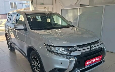 Mitsubishi Outlander III рестайлинг 3, 2018 год, 2 024 000 рублей, 1 фотография