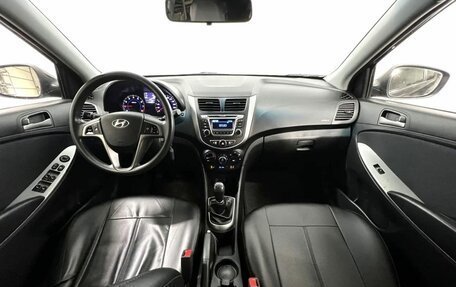 Hyundai Solaris II рестайлинг, 2016 год, 990 000 рублей, 14 фотография