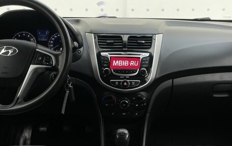 Hyundai Solaris II рестайлинг, 2013 год, 955 000 рублей, 16 фотография