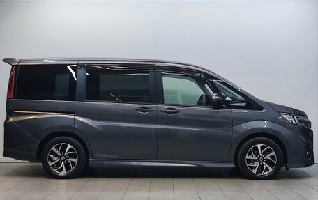 Honda Stepwgn IV, 2019 год, 2 250 000 рублей, 4 фотография
