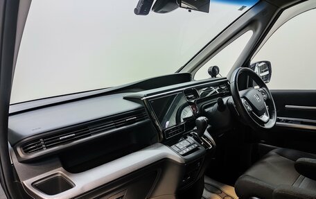 Honda Stepwgn IV, 2019 год, 2 250 000 рублей, 14 фотография