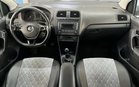 Volkswagen Polo VI (EU Market), 2017 год, 981 590 рублей, 14 фотография