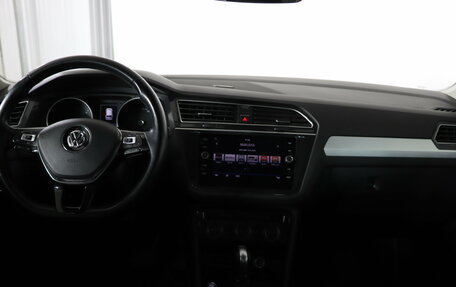 Volkswagen Tiguan II, 2018 год, 1 899 990 рублей, 13 фотография