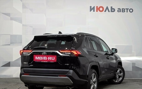 Toyota RAV4, 2021 год, 3 650 000 рублей, 5 фотография