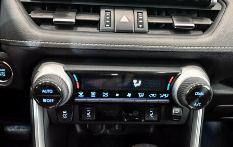 Toyota RAV4, 2021 год, 3 650 000 рублей, 20 фотография