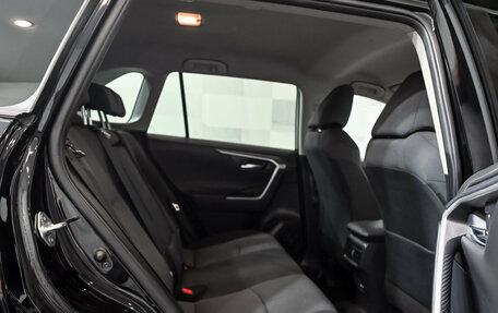 Toyota RAV4, 2021 год, 3 650 000 рублей, 22 фотография