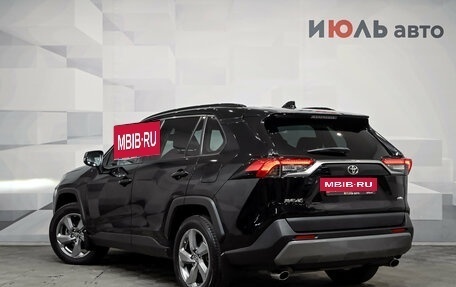 Toyota RAV4, 2021 год, 3 650 000 рублей, 8 фотография