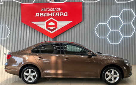 Volkswagen Jetta VI, 2015 год, 1 050 000 рублей, 4 фотография