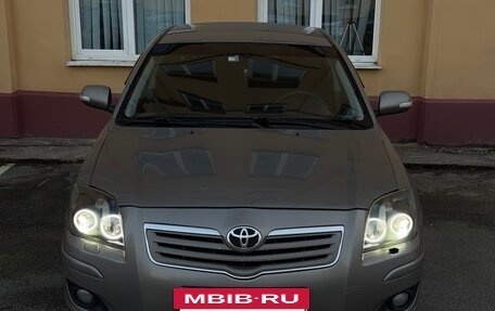 Toyota Avensis III рестайлинг, 2006 год, 700 000 рублей, 3 фотография