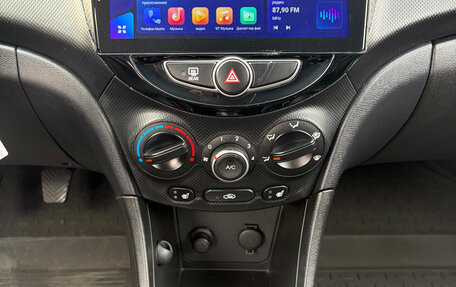 Hyundai Solaris II рестайлинг, 2014 год, 890 000 рублей, 12 фотография