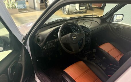 Chevrolet Niva I рестайлинг, 2018 год, 839 000 рублей, 9 фотография