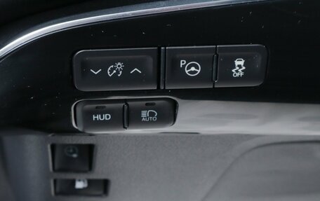 Toyota Prius IV XW50, 2017 год, 2 449 000 рублей, 10 фотография