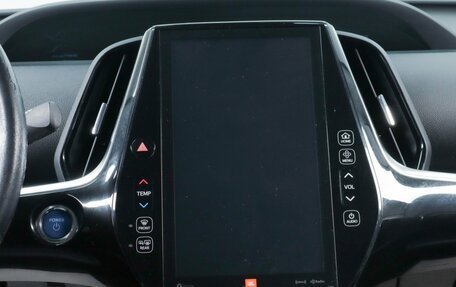 Toyota Prius IV XW50, 2017 год, 2 449 000 рублей, 17 фотография