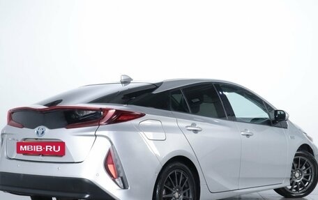 Toyota Prius IV XW50, 2017 год, 2 449 000 рублей, 7 фотография