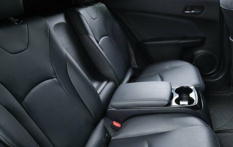 Toyota Prius IV XW50, 2017 год, 2 449 000 рублей, 20 фотография