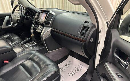 Toyota Land Cruiser 200, 2013 год, 4 799 900 рублей, 12 фотография
