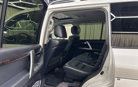 Toyota Land Cruiser 200, 2013 год, 4 799 900 рублей, 20 фотография