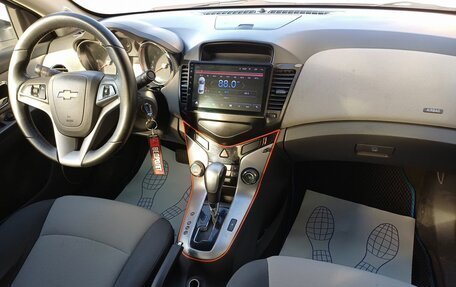Chevrolet Cruze II, 2010 год, 589 000 рублей, 7 фотография