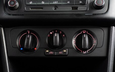 Volkswagen Polo VI (EU Market), 2017 год, 1 329 000 рублей, 18 фотография