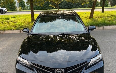 Toyota Camry, 2021 год, 3 150 000 рублей, 2 фотография